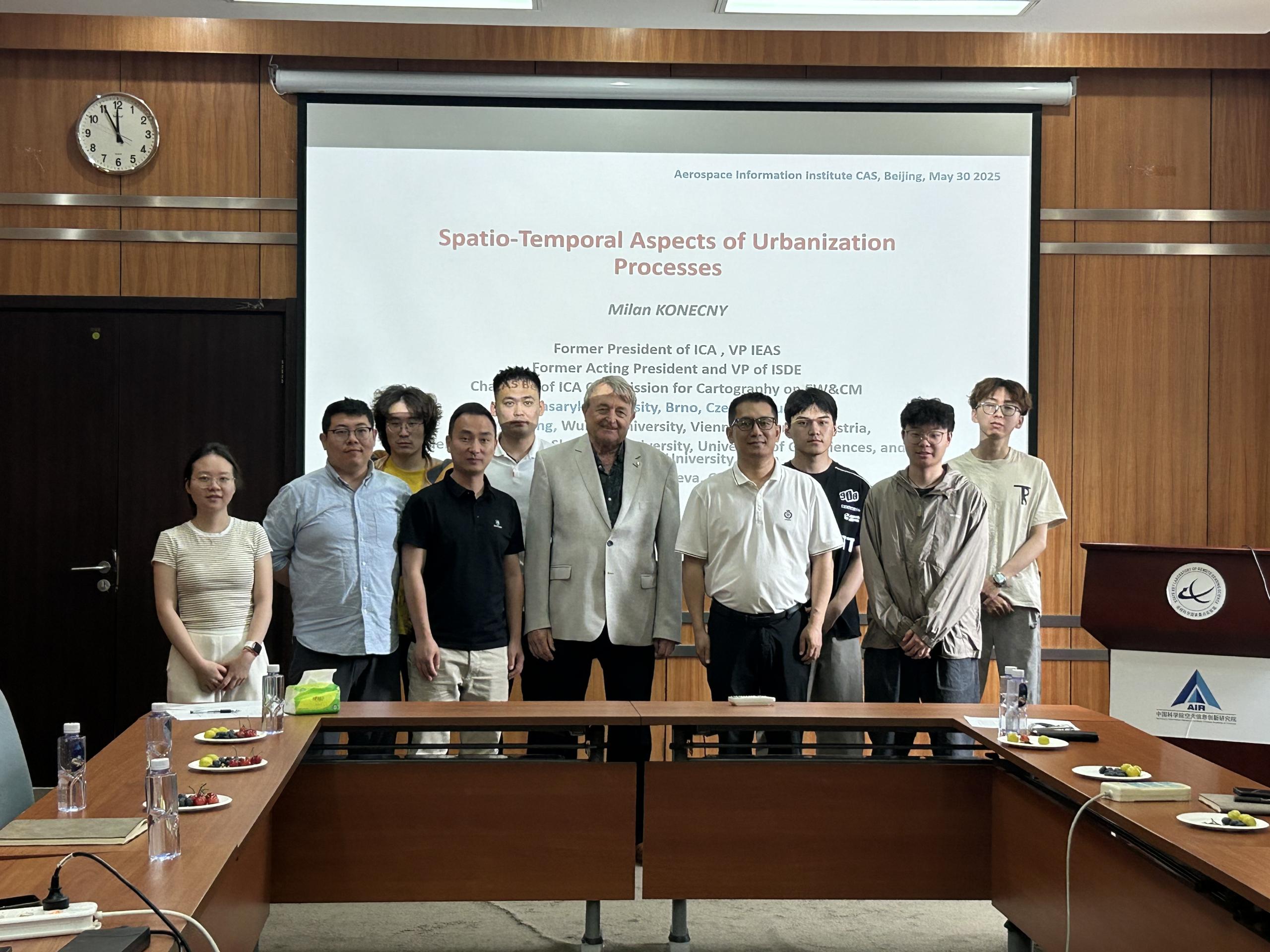 Czech GIS Expert Shares Insights on Digital Earth During Visit to AIR